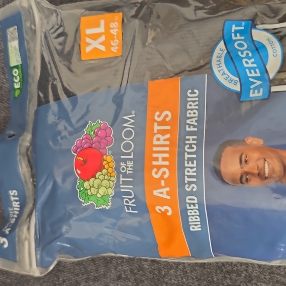 FRUIT OF THE LOOM SHIRT - Picture 2 of 4